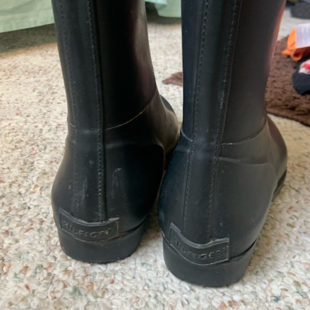 Tommy Hilfiger Tall Rainboots - Picture 2 of 4
